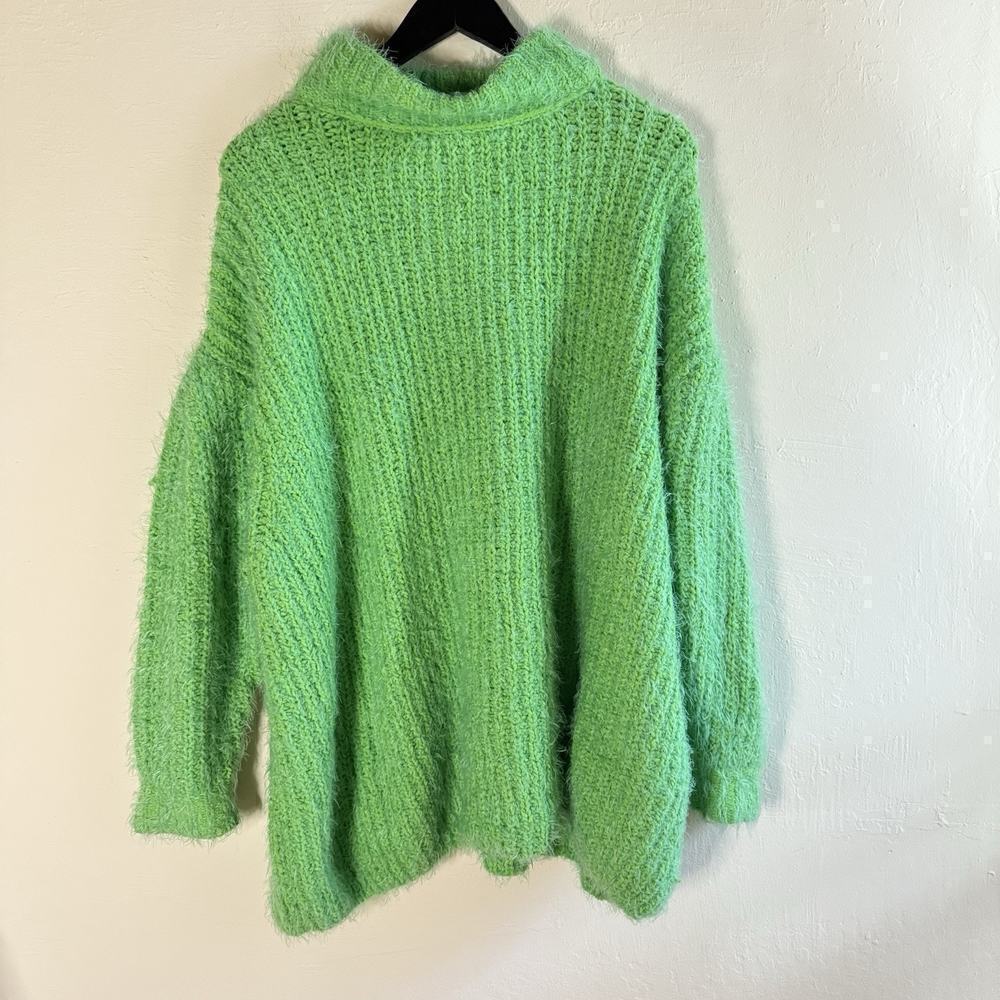 Free People Oasis Oversized Tunic Sweater Mock Neck Fuzzy Chunky Green Energy SM - Picture 2 of 11